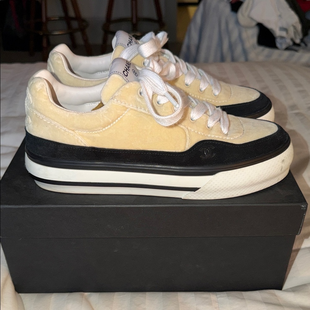 CHANEL Women’s  Beige and Black velvet sneakers. - Picture 4 of 7